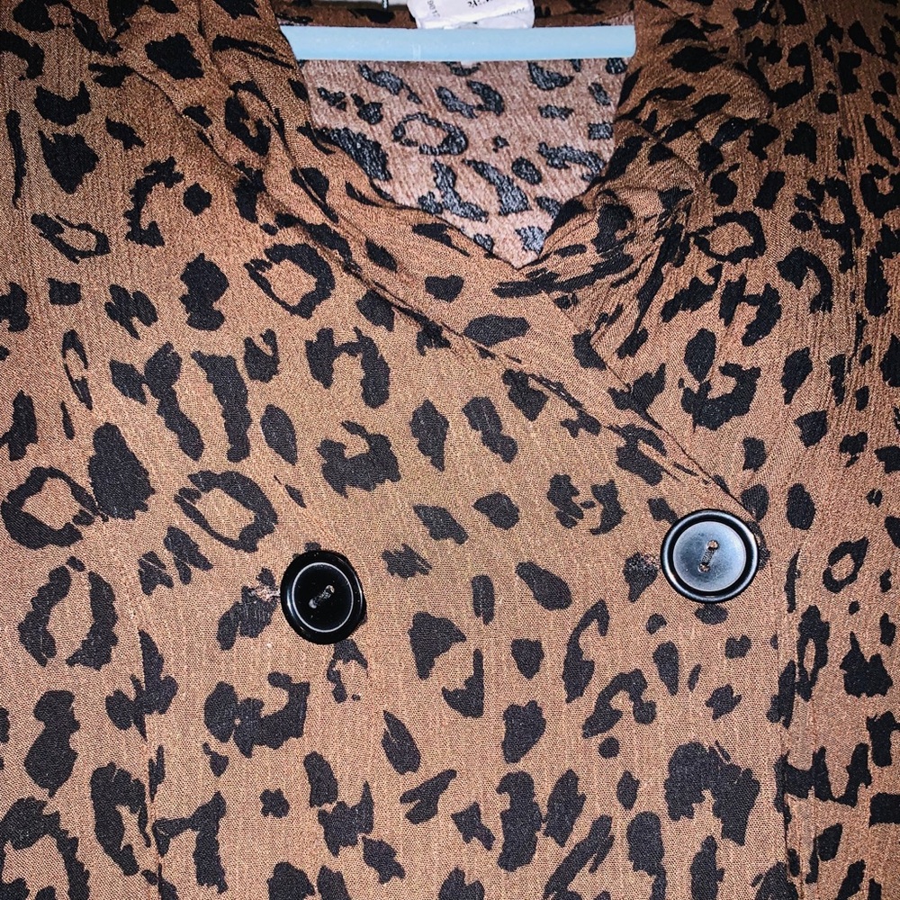 Crop button down - Picture 2 of 2